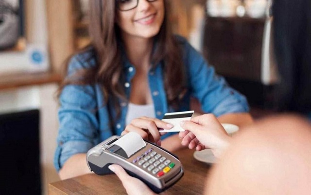 Sử dụng dịch vụ đáo hạn thẻ tín dụng TPBank để tiết kiệm chi phí