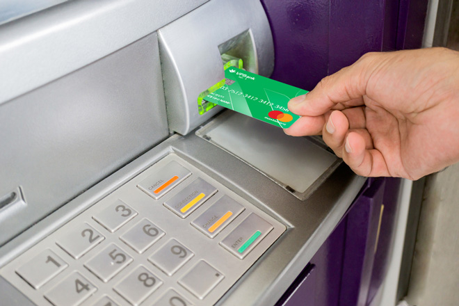 Rút tiền thẻ tín dụng qua ATM