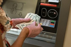 Dịch vụ rút tiền mặt từ thẻ tín dụng tại Gia Lâm